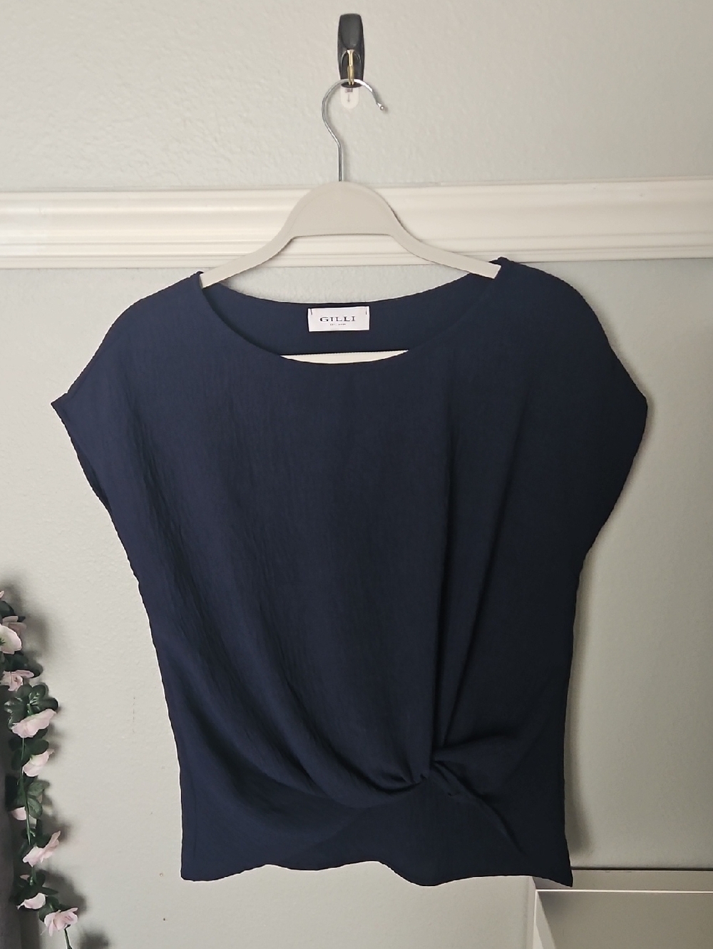 Gilli Navy Short-Sleeve Twist-Front Blouse